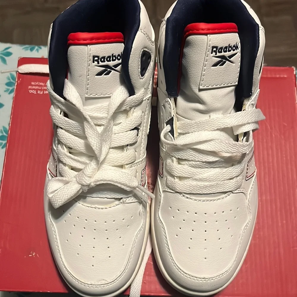 Kids Reebok Sneakers - Picture 1 of 6